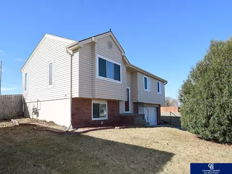 3311 Wilhelminia Dr, Bellevue, NE 68123