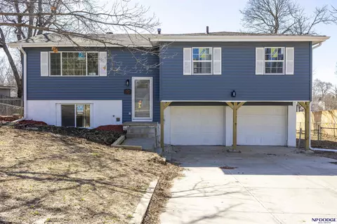 10605 Nicholas St, Omaha, NE 68114