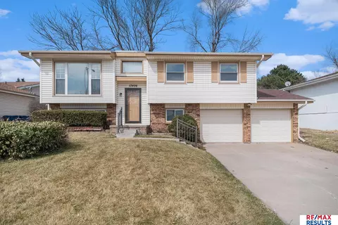13406 Edna St, Omaha, NE 68138