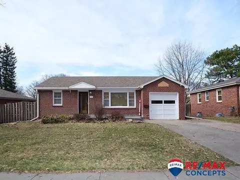 4640 Bryson St, Lincoln, NE 68510