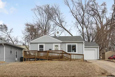 5908 Northwest Dr, Omaha, NE 68104