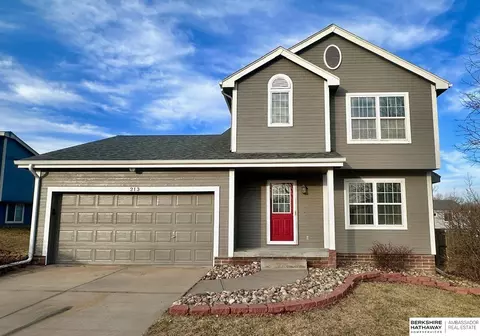 213 Sea Pines Dr, Papillion, NE 68133
