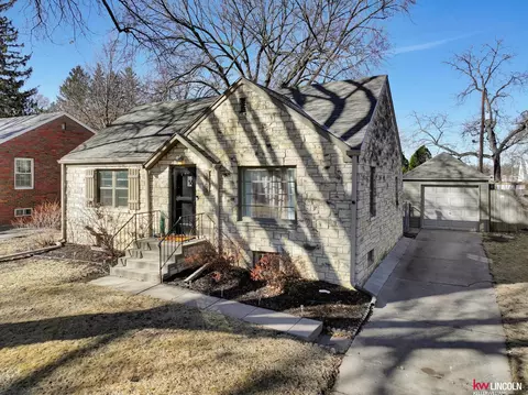 3103 S 41 St, Lincoln, NE 68506