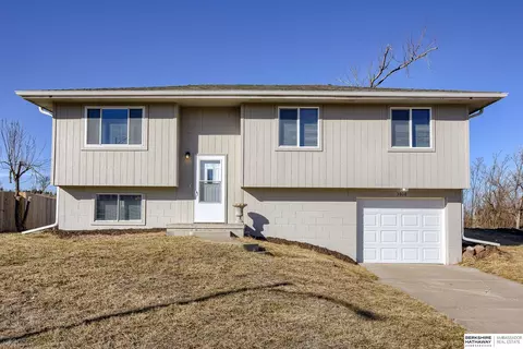 3808 Appaloosa Dr, Elkhorn, NE 68022