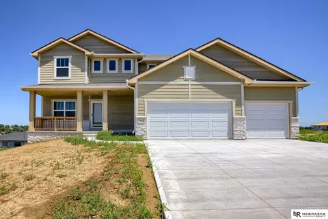 11017 N 161st St, Bennington, NE 68007