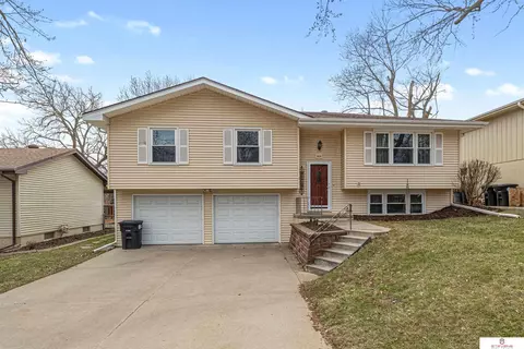 5634 S 111th St, Omaha, NE 68137
