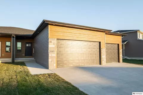 1060 Titan Dr, Hickman, NE 68372