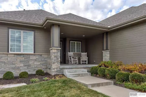8902 N 169th St, Bennington, NE 68007