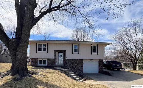2206 N 142nd Cir, Omaha, NE 68164