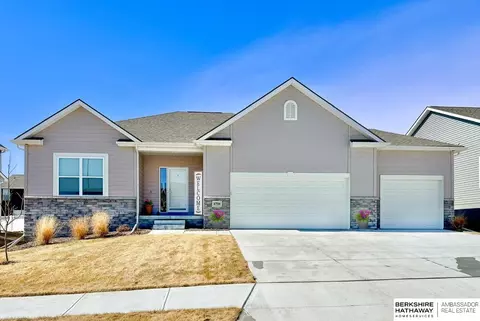 4704 N 210th Ave, Elkhorn, NE 68022