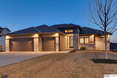21658 I St, Elkhorn, NE 68022