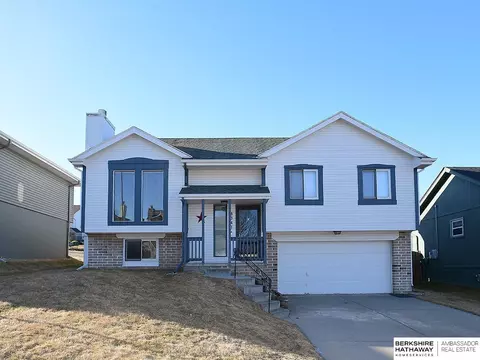 8341 Weber St, Omaha, NE 68122