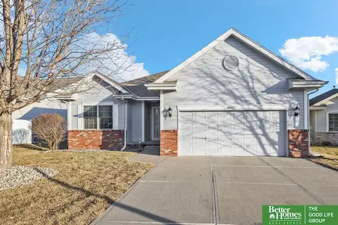 16815 Colony Cir, Omaha, NE 68136