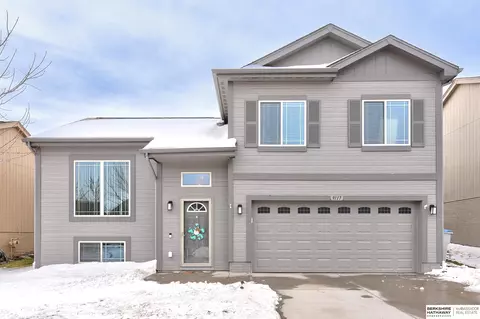 9117 Black St, Omaha, NE 68122