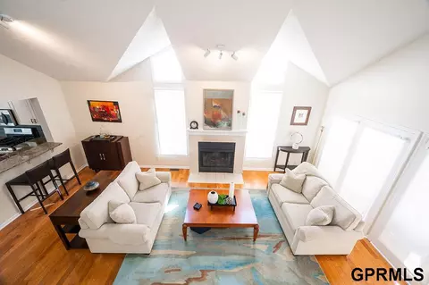10779 Berry Plz, Omaha, NE 68127