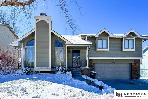 15231 Locust St, Omaha, NE 68116