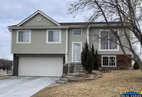 11420 Bauman Cir, Omaha, NE 68164