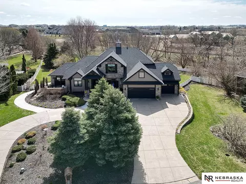 4035 S 224th Cir, Elkhorn, NE 68022