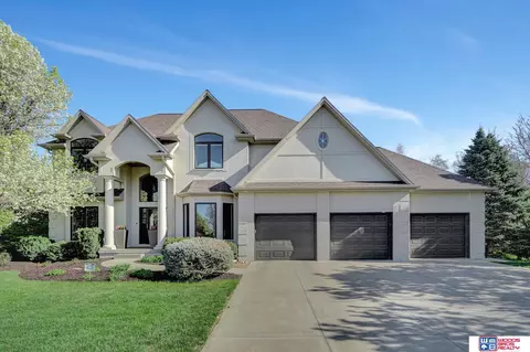 2410 Ridge Point Cir, Lincoln, NE 68512