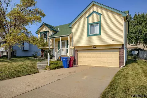 13418 Chandler St, Omaha, NE 68138