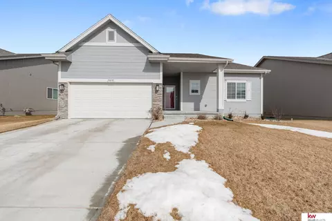 11010 Sheffield St, Omaha, NE 68142