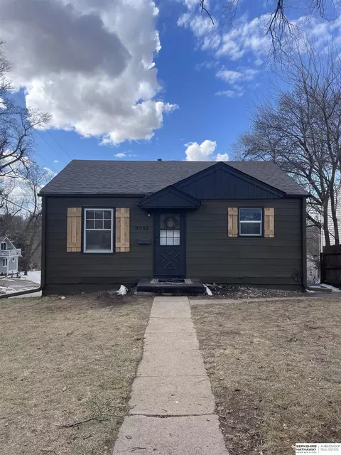 3902 N 54th St, Omaha, NE 68104