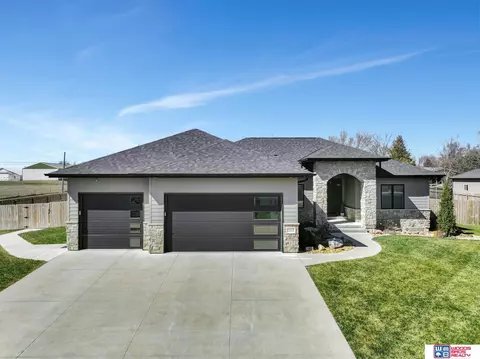 2115 S 4th Ave, Beatrice, NE 68310