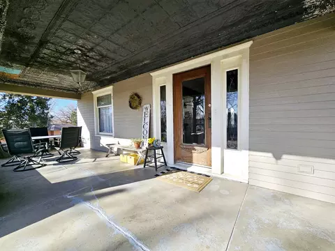 411 N Clark Ave, Sutton, NE 68979 photo 2