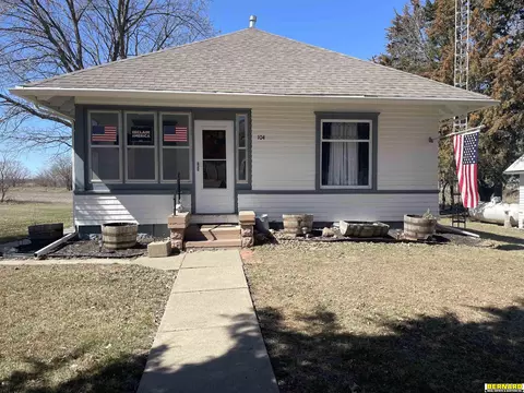 104 Clark St, Talmage, NE 68448