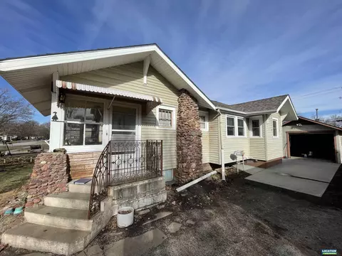 4528 Greenwood St, Lincoln, NE 68504