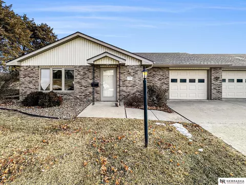 812 Country View Ln #6, Firth, NE 68358