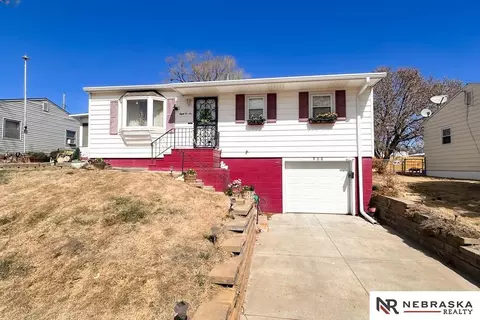 806 W 33rd Ave, Bellevue, NE 68005