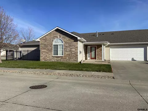 8615 N 161st Ct, Bennington, NE 68007