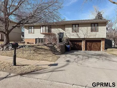 4906 Glenmorrie Dr, Omaha, NE 68157