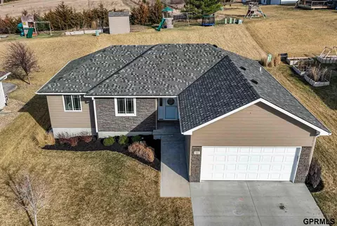 910 Fairway Ct, Crete, NE 68333