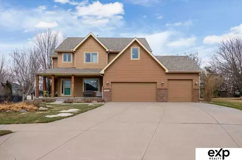 20906 Schofield Cir, Gretna, NE 68028