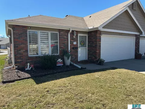 5769 Holdrege St #12, Lincoln, NE 68505