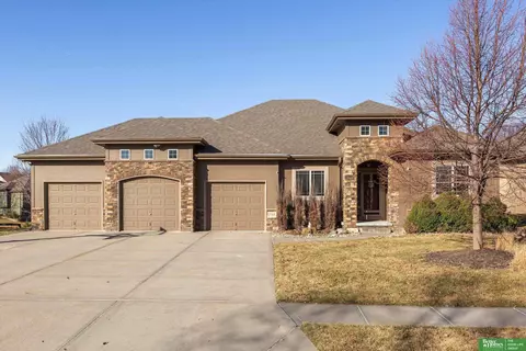 5514 N 154th St, Omaha, NE 68116