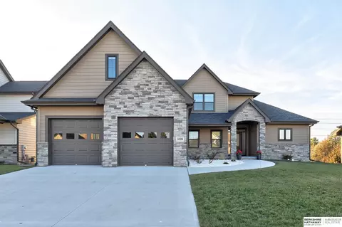 3339 Robyn Ridge Rd, Fremont, NE 68025