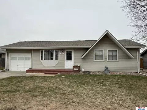 1456 W 8th St, Fremont, NE 68025