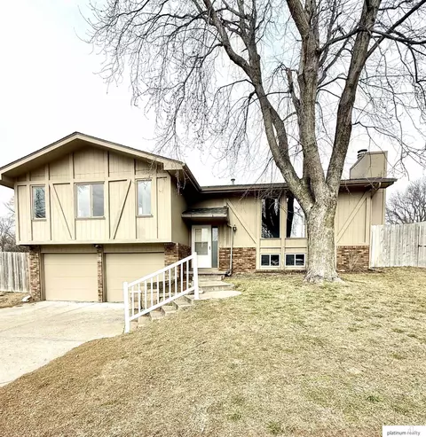 2222 N 113 St, Omaha, NE 68154