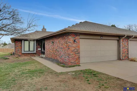 6700 Teton Dr, Lincoln, NE 68510