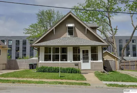 1006 S 48th St, Omaha, NE 68106
