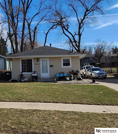 3937 Blondo St, Omaha, NE 68111
