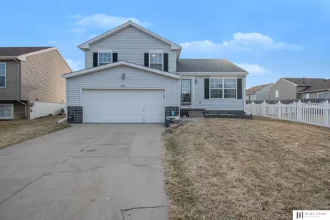 6215 N 128th St, Omaha, NE 68164