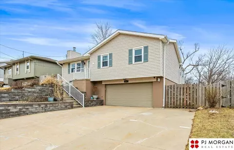 3007 Harrison St, Bellevue, NE 68147