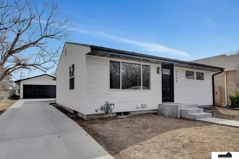 2240 S 60th St, Lincoln, NE 68506