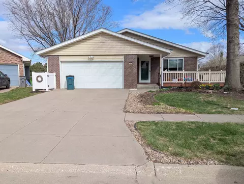 6416 Thunderbird Cir, Lincoln, NE 68512