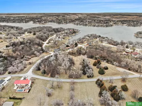 2102 Beaver Lake Blvd, Plattsmouth, NE 68048