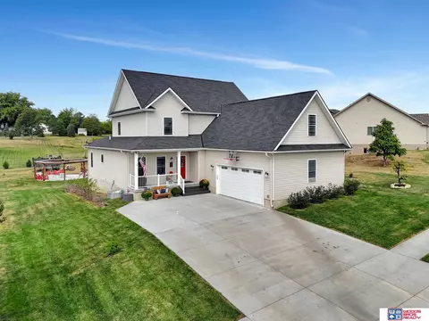 302 E Park St, Weeping Water, NE 68463